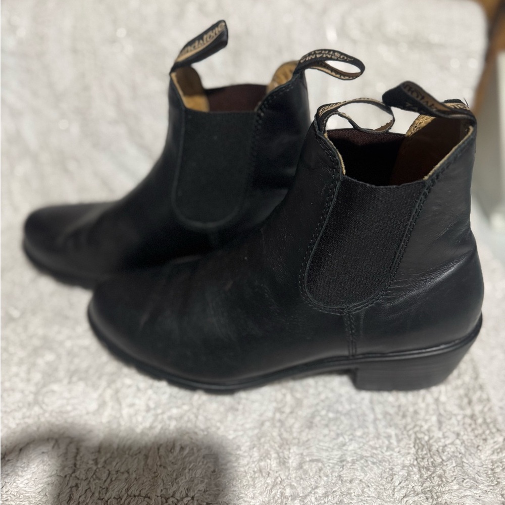 Blundstone Chelsea boots